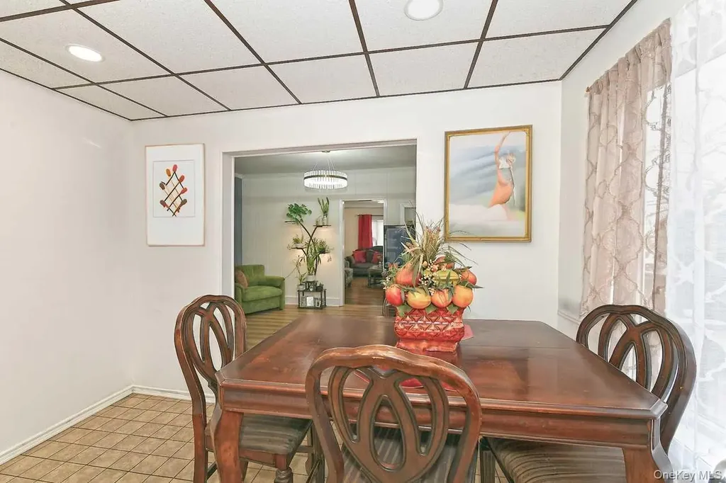 32 Coolidge Street North Bellmore NY 11710