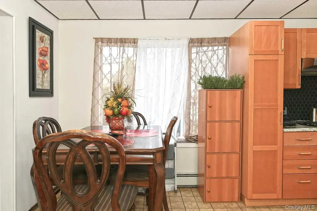 32 Coolidge Street North Bellmore NY 11710