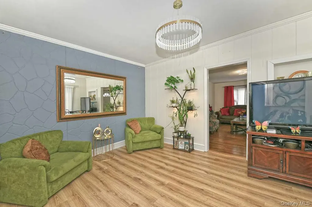 32 Coolidge Street North Bellmore NY 11710