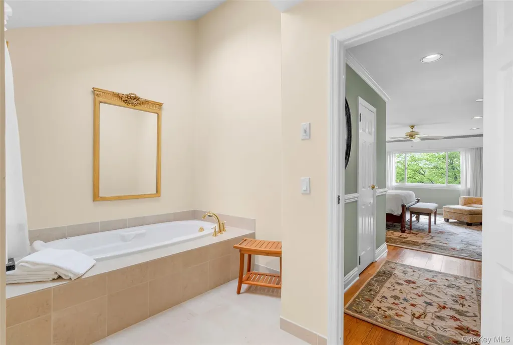 1102 Fairway Green Mamaroneck NY 10543