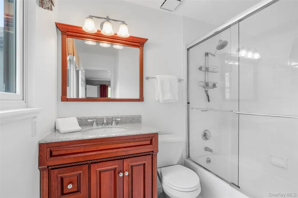 1102 Fairway Green Mamaroneck NY 10543