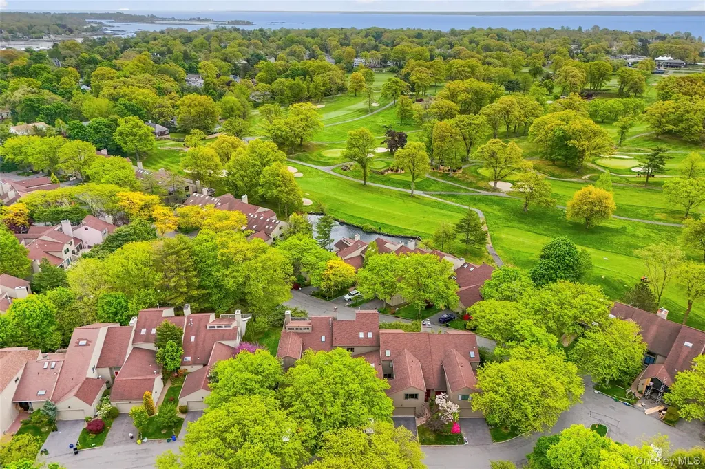 1102 Fairway Green Mamaroneck NY 10543