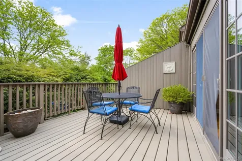 1102 Fairway Green Mamaroneck NY 10543