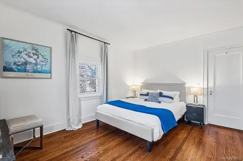 107 Crawford Terrace New Rochelle NY 10804