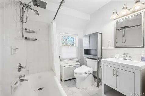 107 Crawford Terrace New Rochelle NY 10804