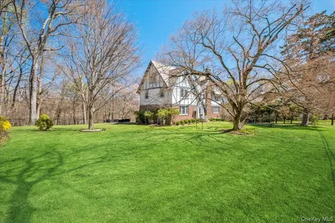 107 Crawford Terrace New Rochelle NY 10804