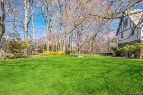 107 Crawford Terrace New Rochelle NY 10804