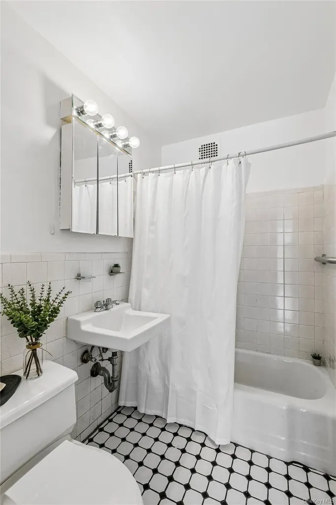 195 Willoughby Avenue Brooklyn NY 11205