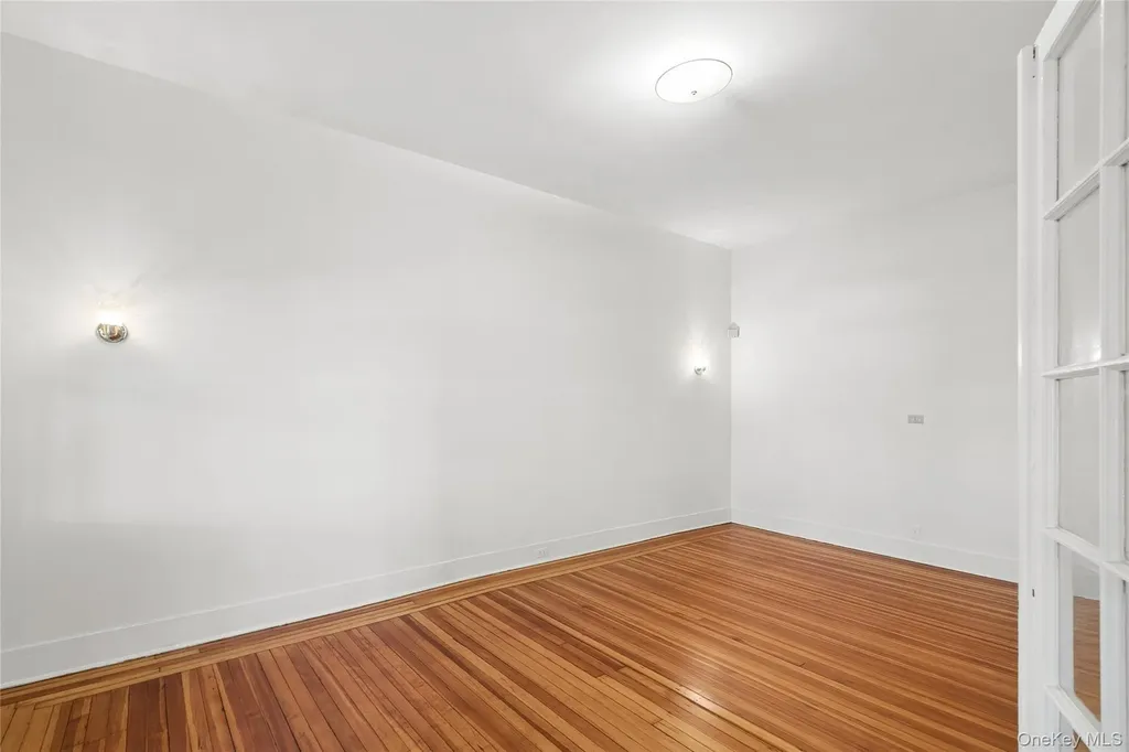 208 Wheatley Road Old Westbury NY 11568
