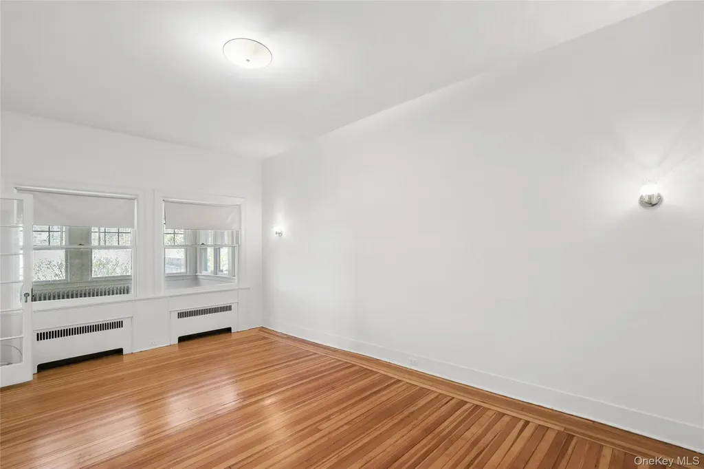 208 Wheatley Road Old Westbury NY 11568