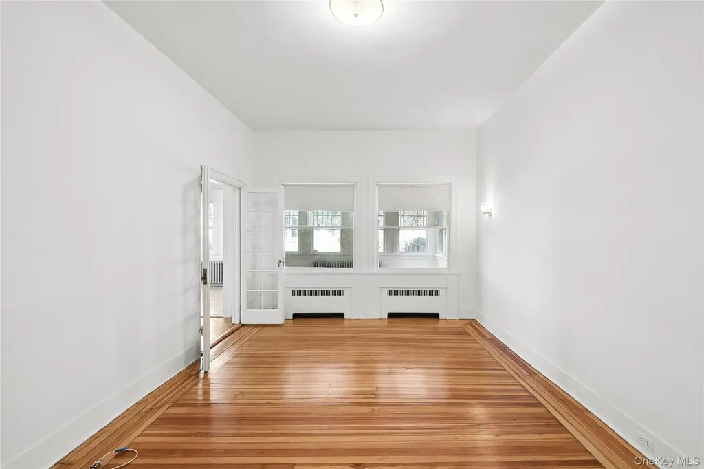 208 Wheatley Road Old Westbury NY 11568