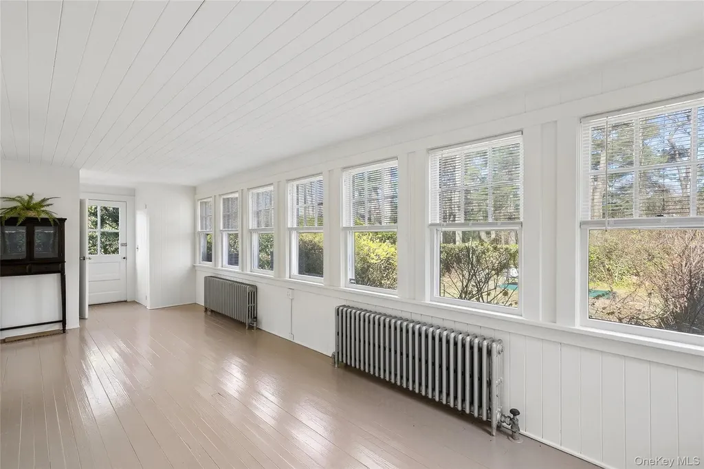 208 Wheatley Road Old Westbury NY 11568