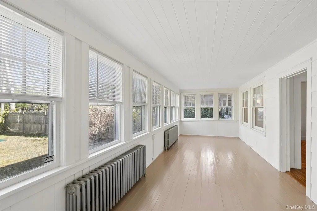 208 Wheatley Road Old Westbury NY 11568
