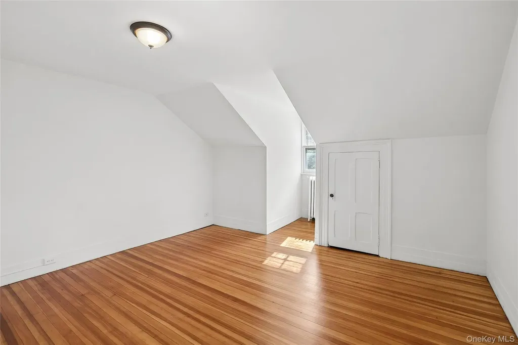 208 Wheatley Road Old Westbury NY 11568