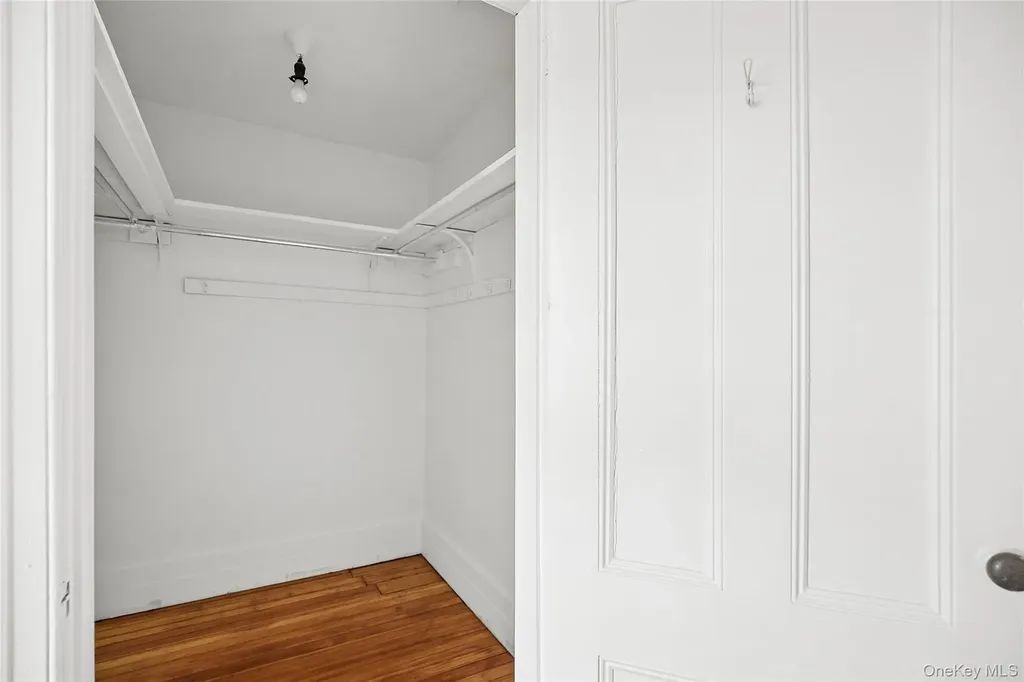 208 Wheatley Road Old Westbury NY 11568
