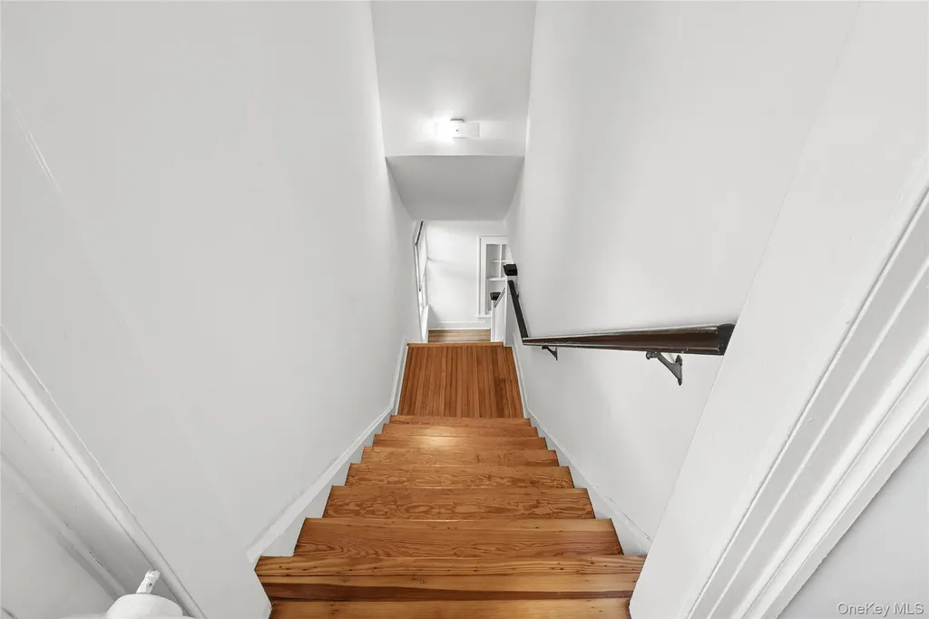 208 Wheatley Road Old Westbury NY 11568
