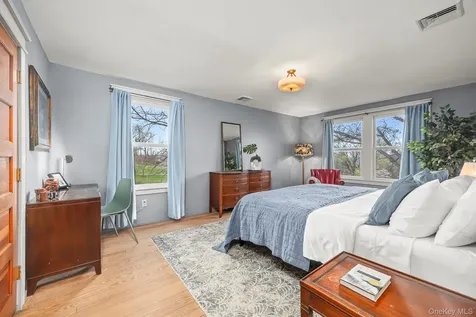 4174 Route 9w Saugerties NY 12477