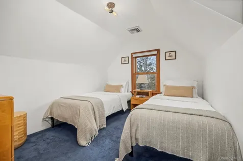 4174 Route 9w Saugerties NY 12477