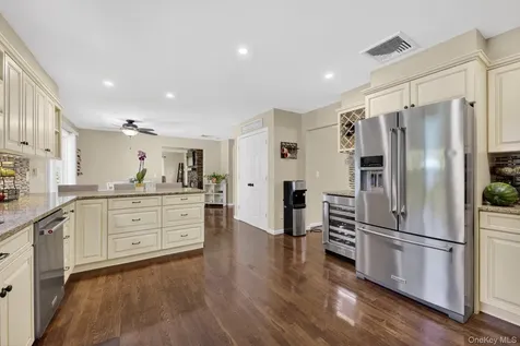 19 Apple Hill Drive Cortlandt Manor NY 10567