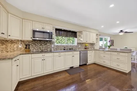 19 Apple Hill Drive Cortlandt Manor NY 10567
