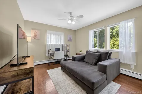 19 Apple Hill Drive Cortlandt Manor NY 10567