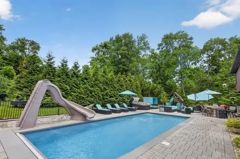 19 Apple Hill Drive Cortlandt Manor NY 10567