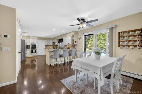 19 Apple Hill Drive Cortlandt Manor NY 10567