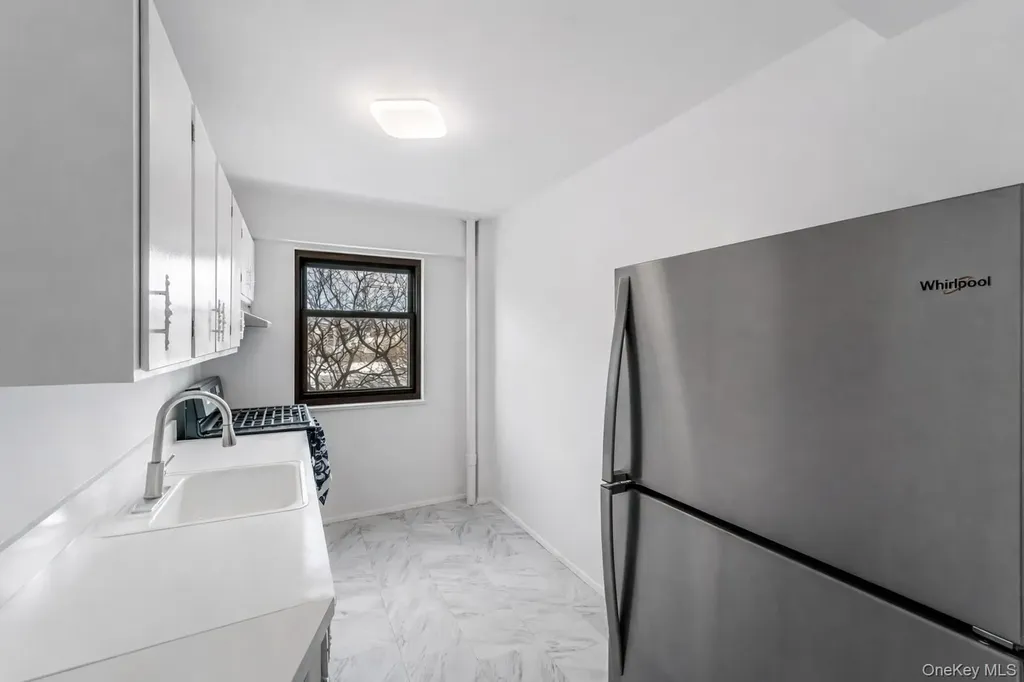 21-80 33rd Road Astoria NY 11106