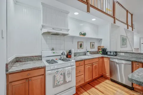 128 Springy Banks Road East Hampton NY 11937