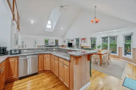 128 Springy Banks Road East Hampton NY 11937