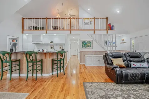 128 Springy Banks Road East Hampton NY 11937