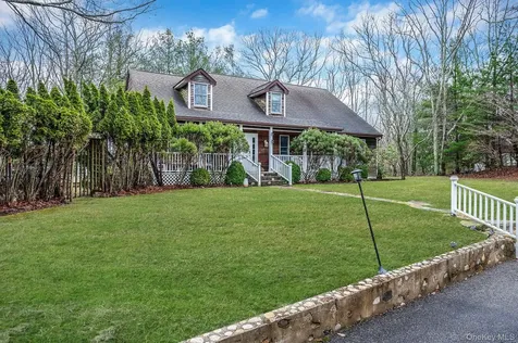 128 Springy Banks Road East Hampton NY 11937
