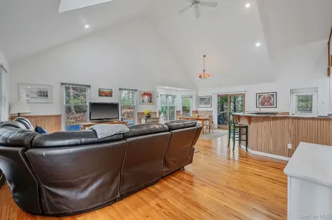 128 Springy Banks Road East Hampton NY 11937