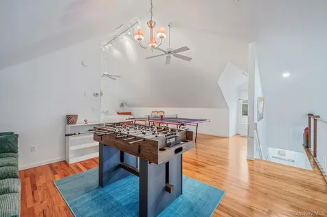 128 Springy Banks Road East Hampton NY 11937