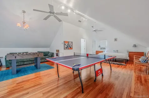 128 Springy Banks Road East Hampton NY 11937