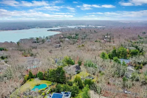 128 Springy Banks Road East Hampton NY 11937