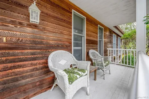 128 Springy Banks Road East Hampton NY 11937