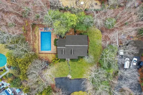 128 Springy Banks Road East Hampton NY 11937