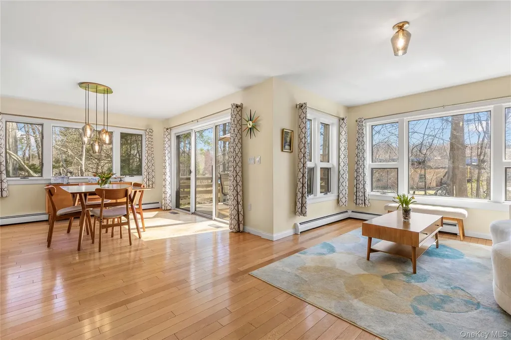21 Tulip Tree Lane Mamaroneck NY 10543
