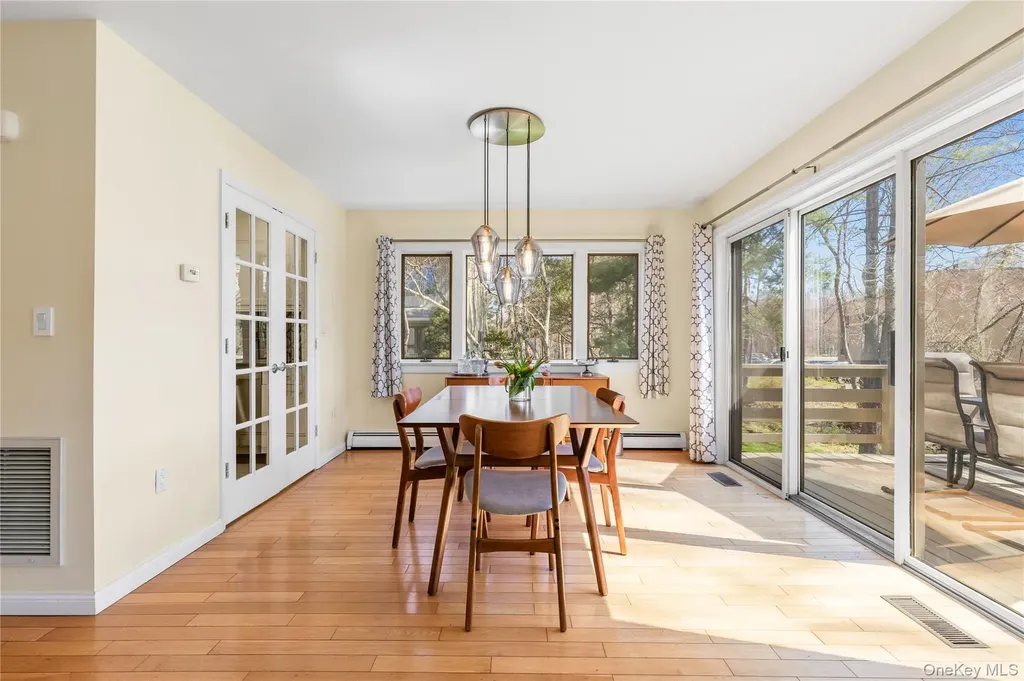 21 Tulip Tree Lane Mamaroneck NY 10543