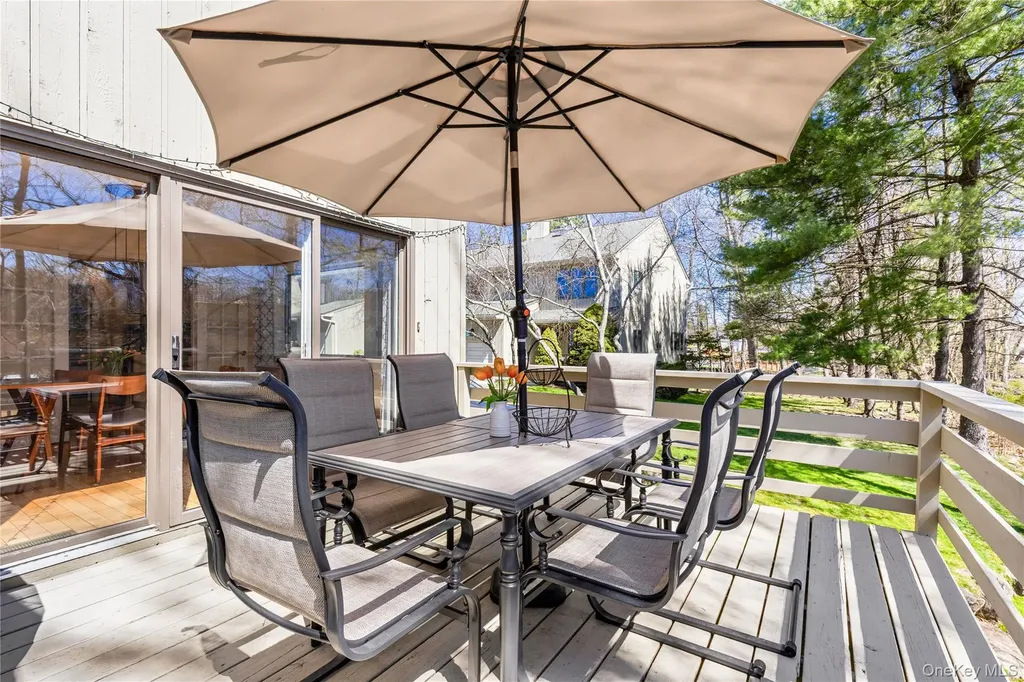 21 Tulip Tree Lane Mamaroneck NY 10543