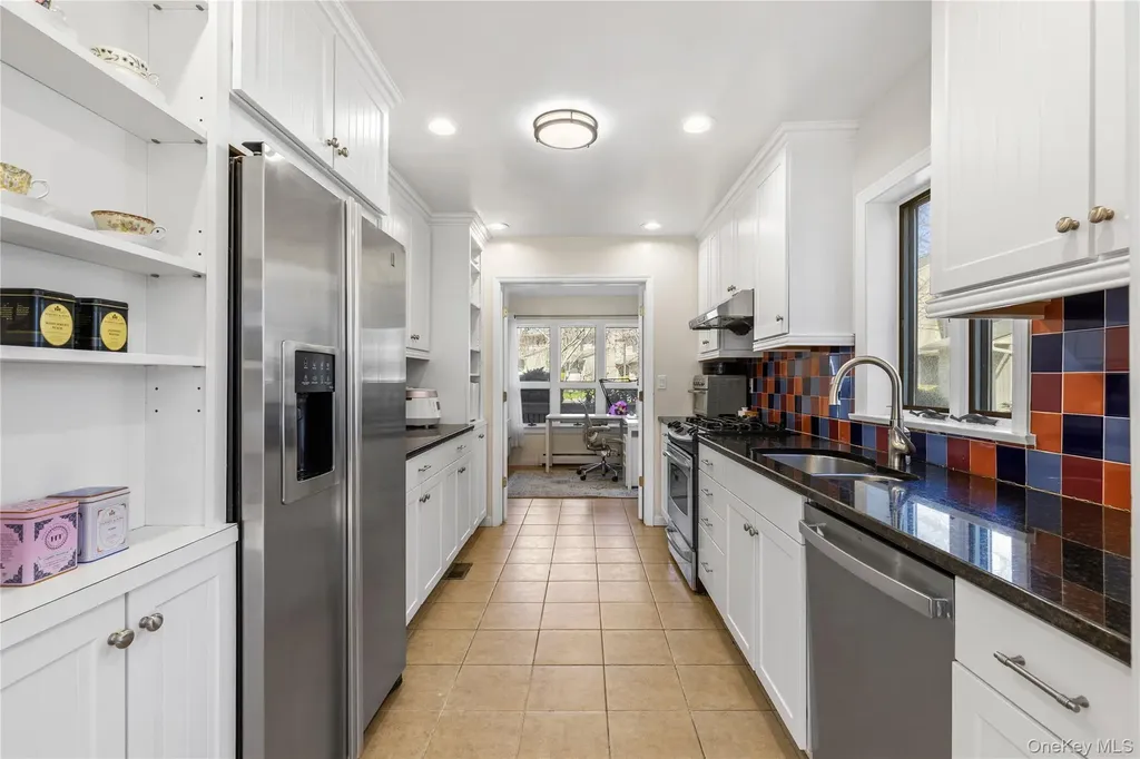 21 Tulip Tree Lane Mamaroneck NY 10543