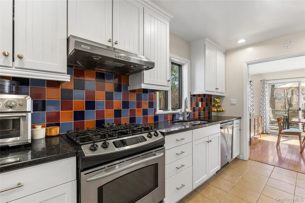 21 Tulip Tree Lane Mamaroneck NY 10543