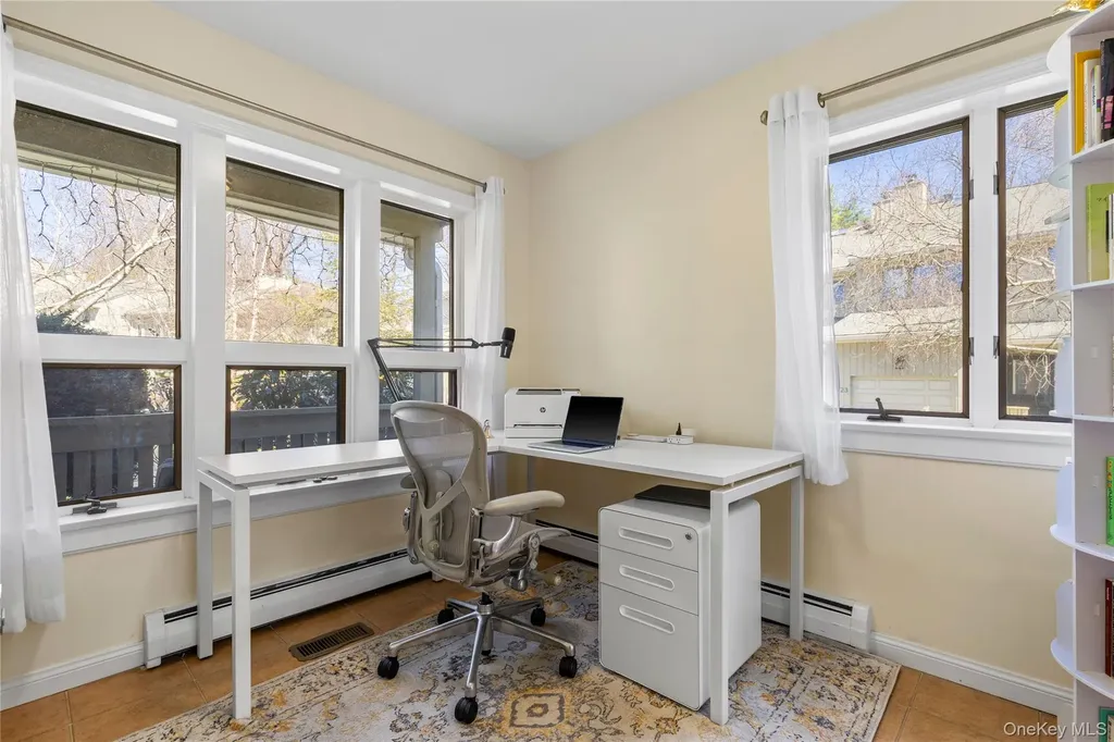 21 Tulip Tree Lane Mamaroneck NY 10543