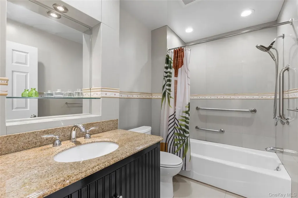 21 Tulip Tree Lane Mamaroneck NY 10543