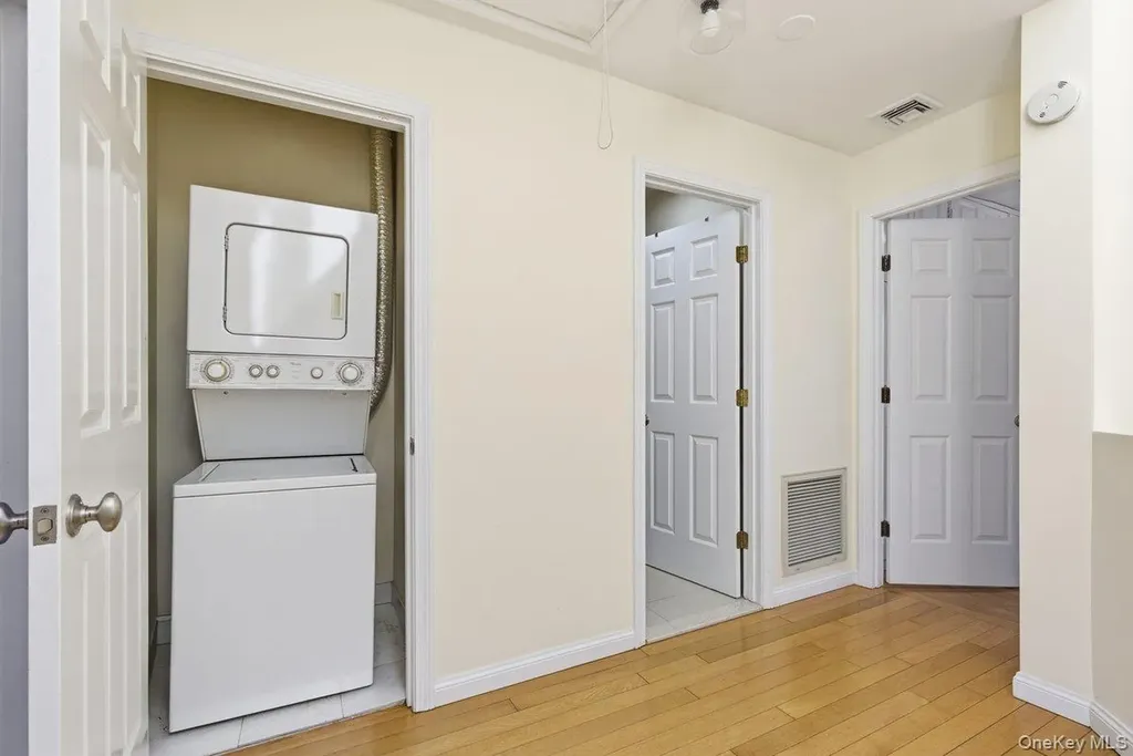 21 Tulip Tree Lane Mamaroneck NY 10543
