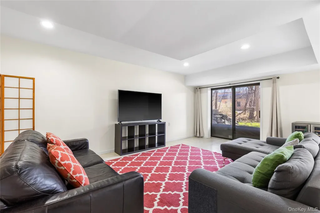21 Tulip Tree Lane Mamaroneck NY 10543