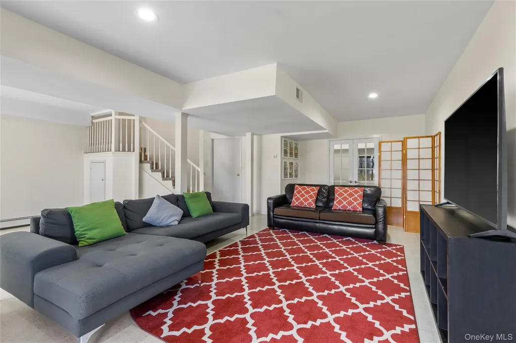 21 Tulip Tree Lane Mamaroneck NY 10543