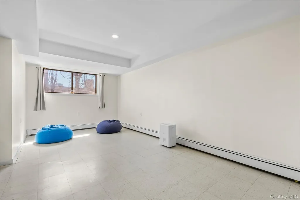 21 Tulip Tree Lane Mamaroneck NY 10543