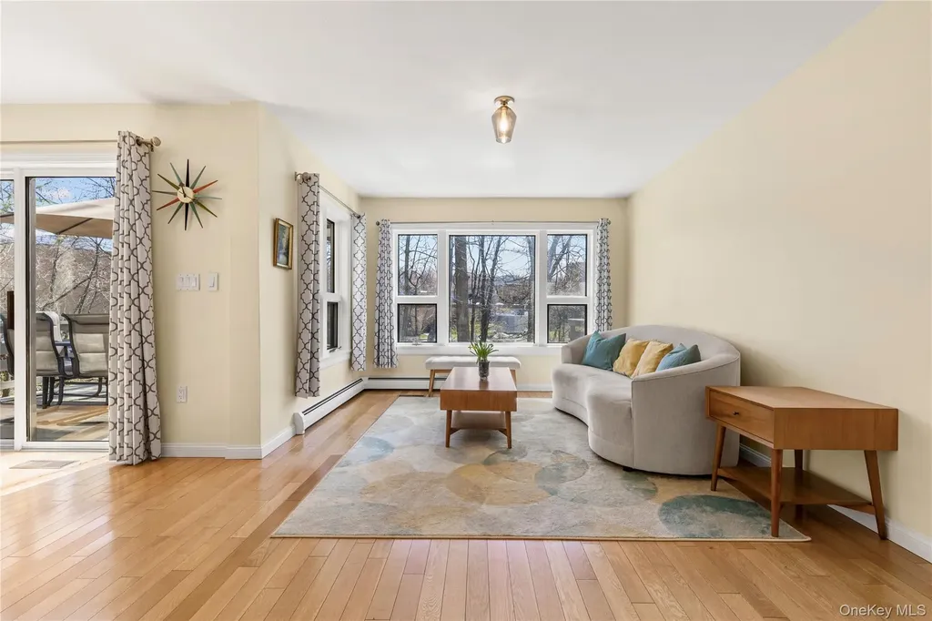 21 Tulip Tree Lane Mamaroneck NY 10543